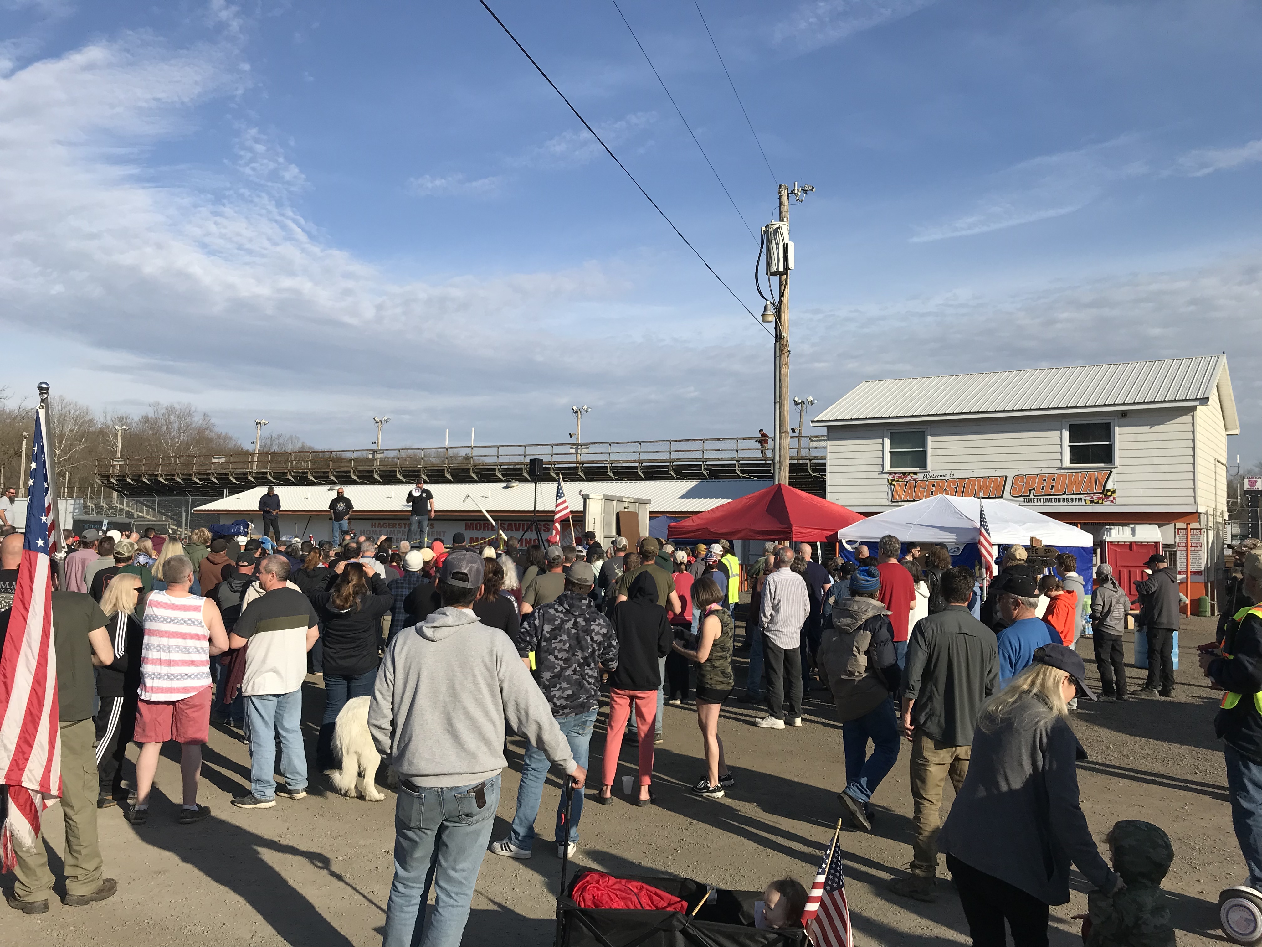 C6B8FDE4-CAAE-4A8B-AEBD-4E402E030882