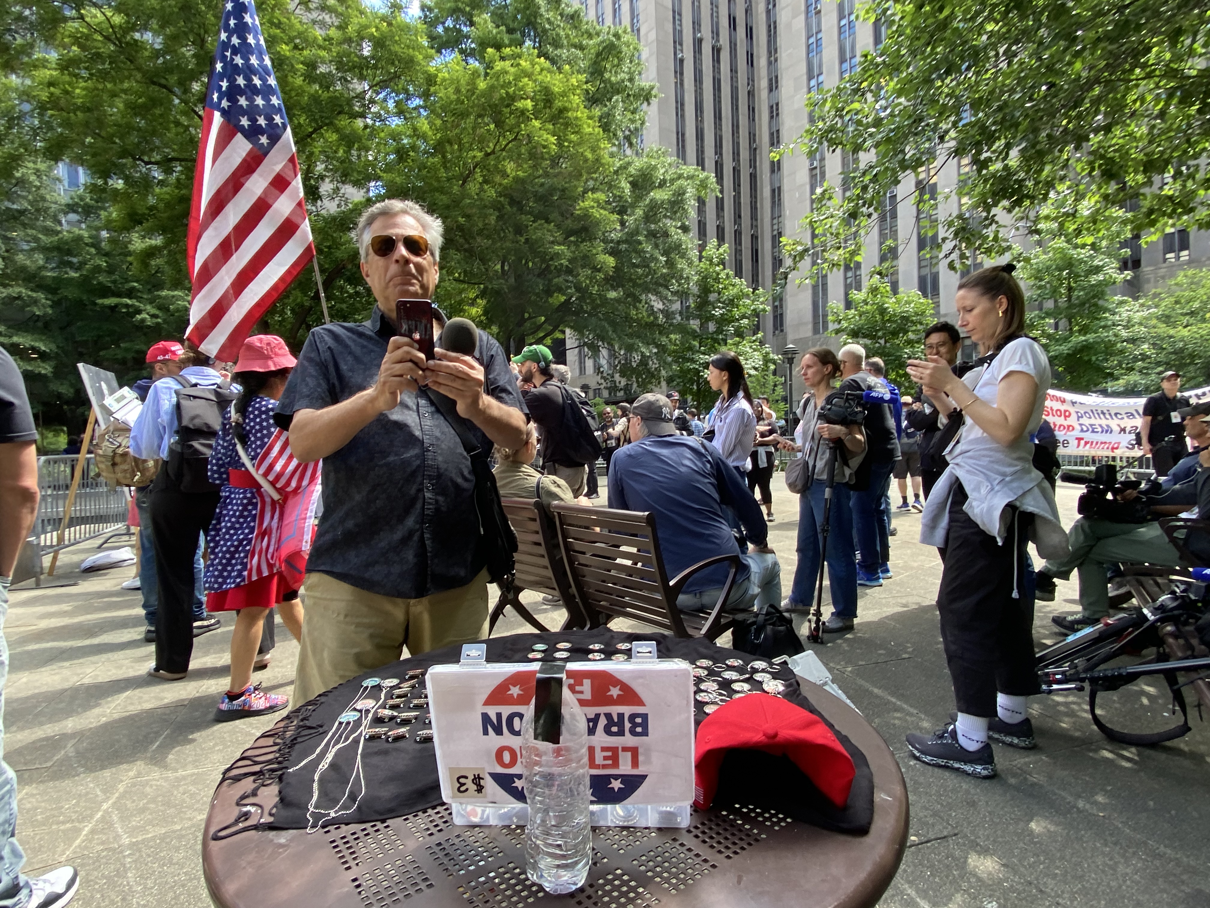 5CC86B0E-0928-4FEB-9B30-BA7560B2A8C1